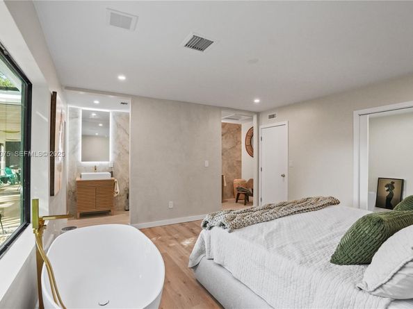 7600 SW 164th St, Palmetto Bay FL 33157