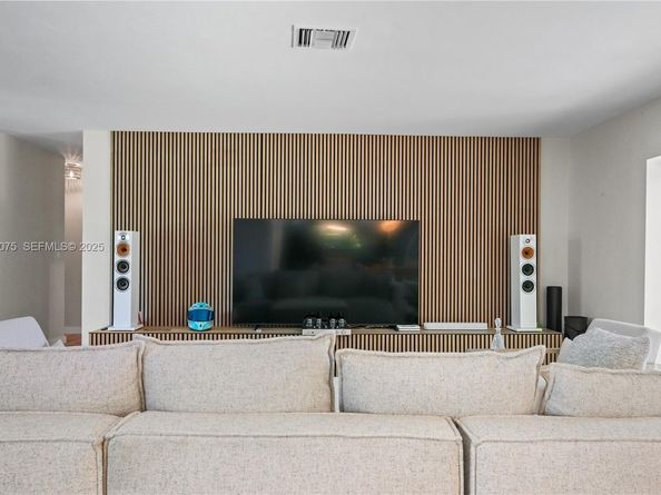 7600 SW 164th St, Palmetto Bay FL 33157