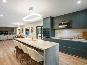 7600 SW 164th St, Palmetto Bay FL 33157