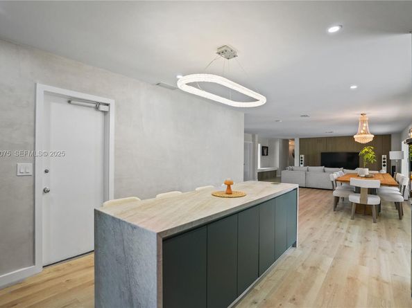 7600 SW 164th St, Palmetto Bay FL 33157