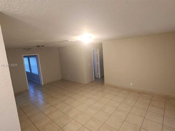 2660 NW 43rd Ter, Lauderhill FL 33313