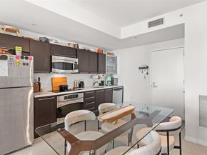 90 SW 3rd St 2109, Miami FL 33130