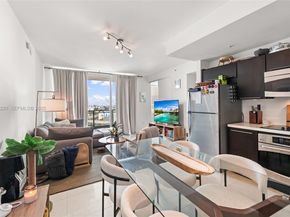 90 SW 3rd St 2109, Miami FL 33130