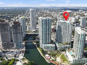 90 SW 3rd St 2109, Miami FL 33130