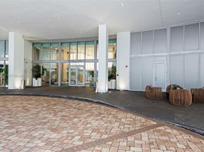 90 SW 3rd St 2109, Miami FL 33130