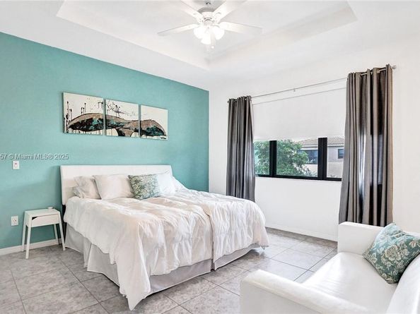 678 NE 191st Ter, Miami FL 33179