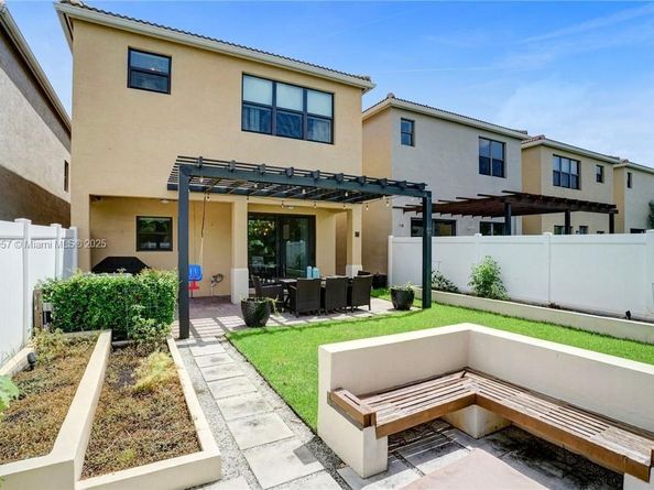 678 NE 191st Ter, Miami FL 33179