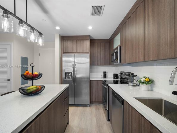 1938 Jackson St 306, Hollywood FL 33020