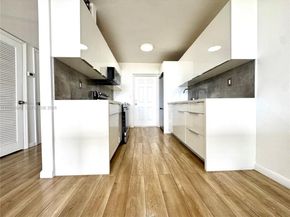 16850 S Glades Dr 8C, North Miami Beach FL 33162