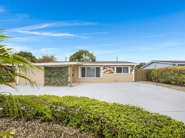 6450 Mckinley St, Hollywood FL 33024