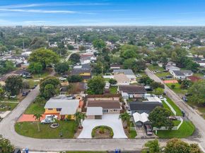 6450 Mckinley St, Hollywood FL 33024