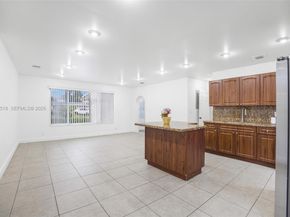 6450 Mckinley St, Hollywood FL 33024