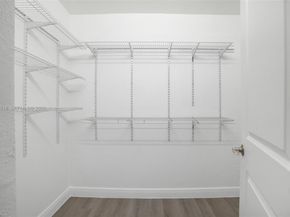 6450 Mckinley St, Hollywood FL 33024