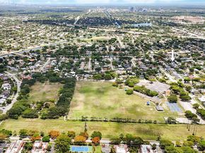 9975 SW 85th St, Miami FL 33173