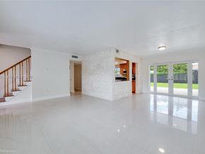 9975 SW 85th St, Miami FL 33173