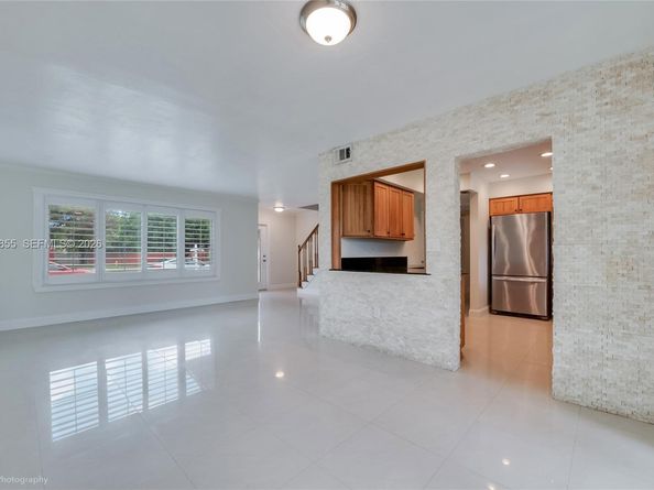 9975 SW 85th St, Miami FL 33173