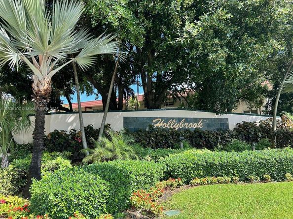 371 S Hollybrook Dr 308, Pembroke Pines FL 33025