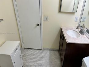 371 S Hollybrook Dr 308, Pembroke Pines FL 33025