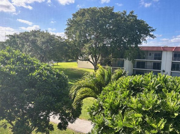 371 S Hollybrook Dr 308, Pembroke Pines FL 33025