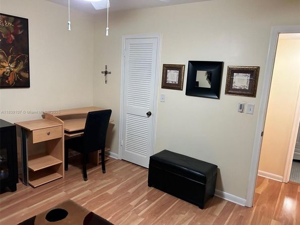 371 S Hollybrook Dr 308, Pembroke Pines FL 33025