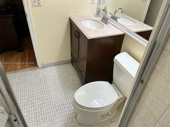371 S Hollybrook Dr 308, Pembroke Pines FL 33025