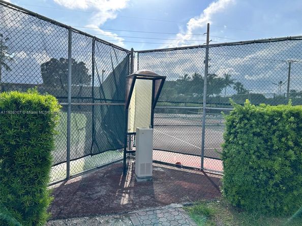 371 S Hollybrook Dr 308, Pembroke Pines FL 33025
