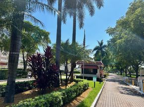 371 S Hollybrook Dr 308, Pembroke Pines FL 33025
