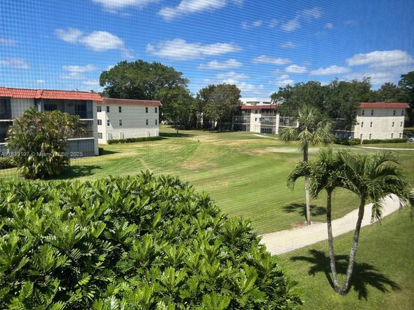 371 S Hollybrook Dr 308, Pembroke Pines FL 33025