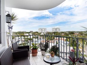 11930 N Bayshore Dr 609, North Miami FL 33181