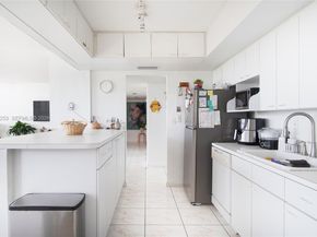 11930 N Bayshore Dr 609, North Miami FL 33181