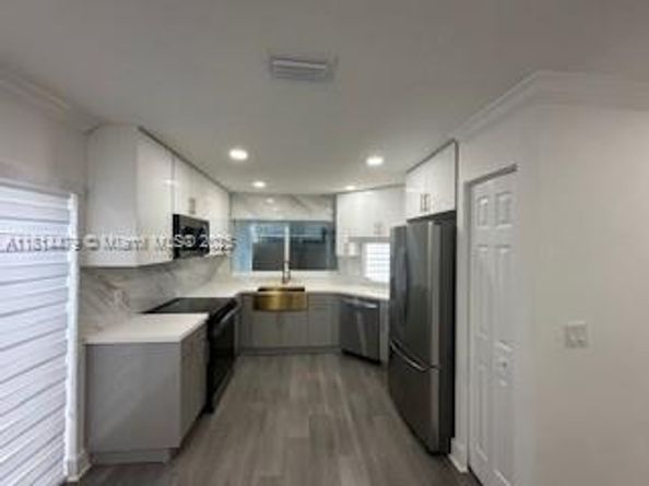 2771 W River Run Cir W, Miramar FL 33025