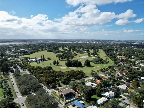 61 Truxton Dr, Miami Springs FL 33166