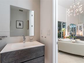 6495 SW 85th St, Miami FL 33143