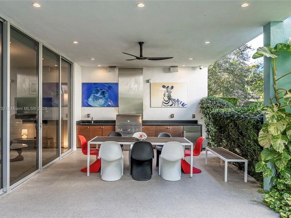 6495 SW 85th St, Miami FL 33143