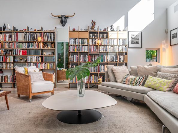 6495 SW 85th St, Miami FL 33143