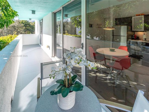 6495 SW 85th St, Miami FL 33143