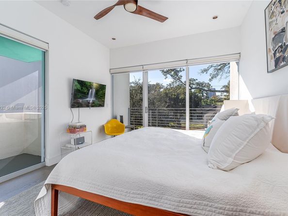 6495 SW 85th St, Miami FL 33143