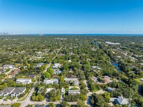 6495 SW 85th St, Miami FL 33143