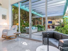 6495 SW 85th St, Miami FL 33143