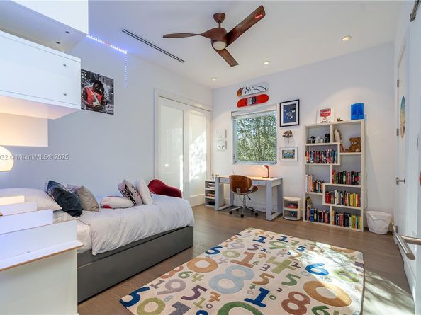 6495 SW 85th St, Miami FL 33143