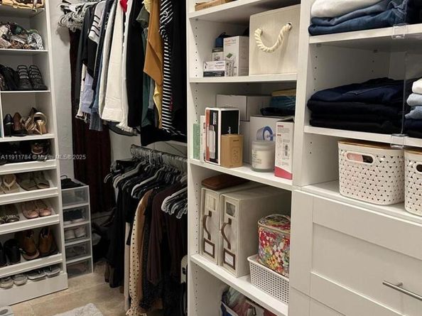 10563 NW 4th St, Plantation FL 33324