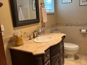 10563 NW 4th St, Plantation FL 33324