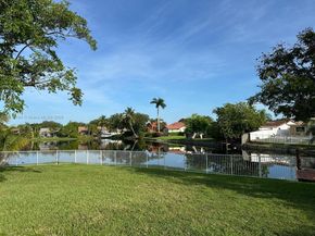 10563 NW 4th St, Plantation FL 33324