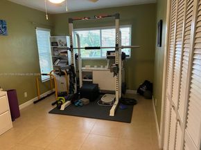 10563 NW 4th St, Plantation FL 33324