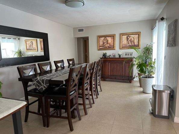 10563 NW 4th St, Plantation FL 33324