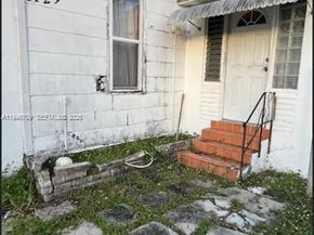 1129 NW 105th St, Miami FL 33150