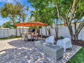 2506 NE 30th St, Fort Lauderdale FL 33306