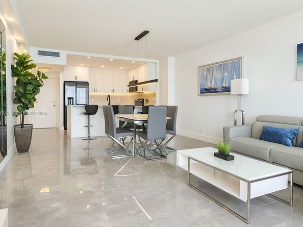 Undisclosed Address #A11886718, Miami Beach FL 33140