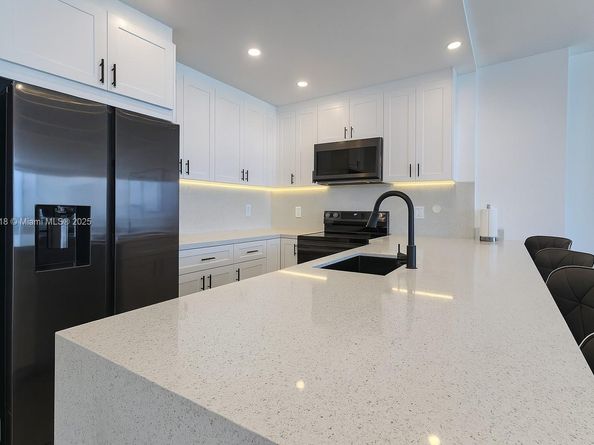 Undisclosed Address #A11886718, Miami Beach FL 33140