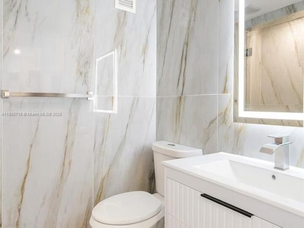 Undisclosed Address #A11886718, Miami Beach FL 33140